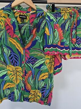 Room Service Women's Tropical Leaf Pajama Set in Green Multi